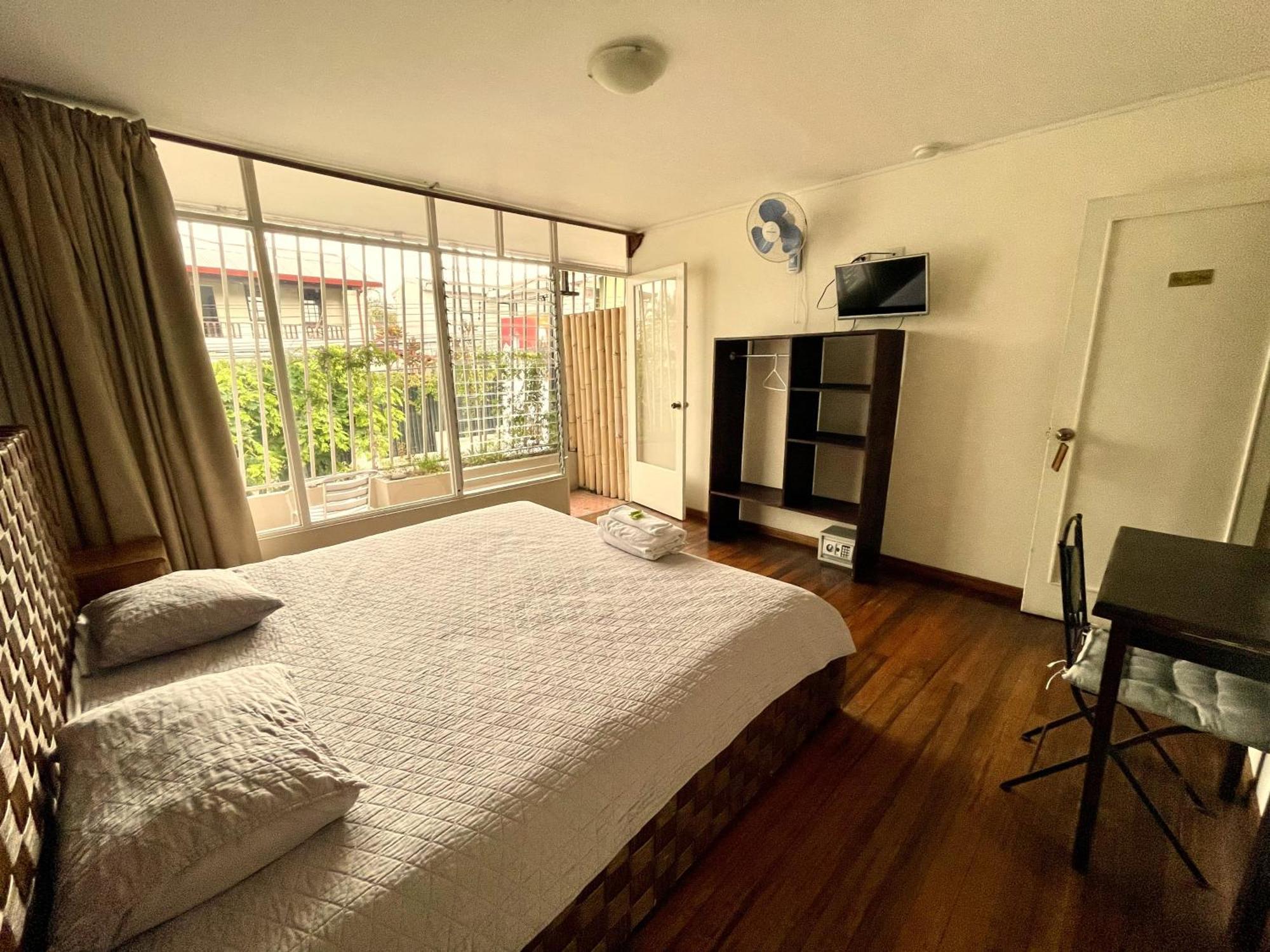 Costa Rica Guesthouse ซานโฮเซ ภายนอก รูปภาพ
