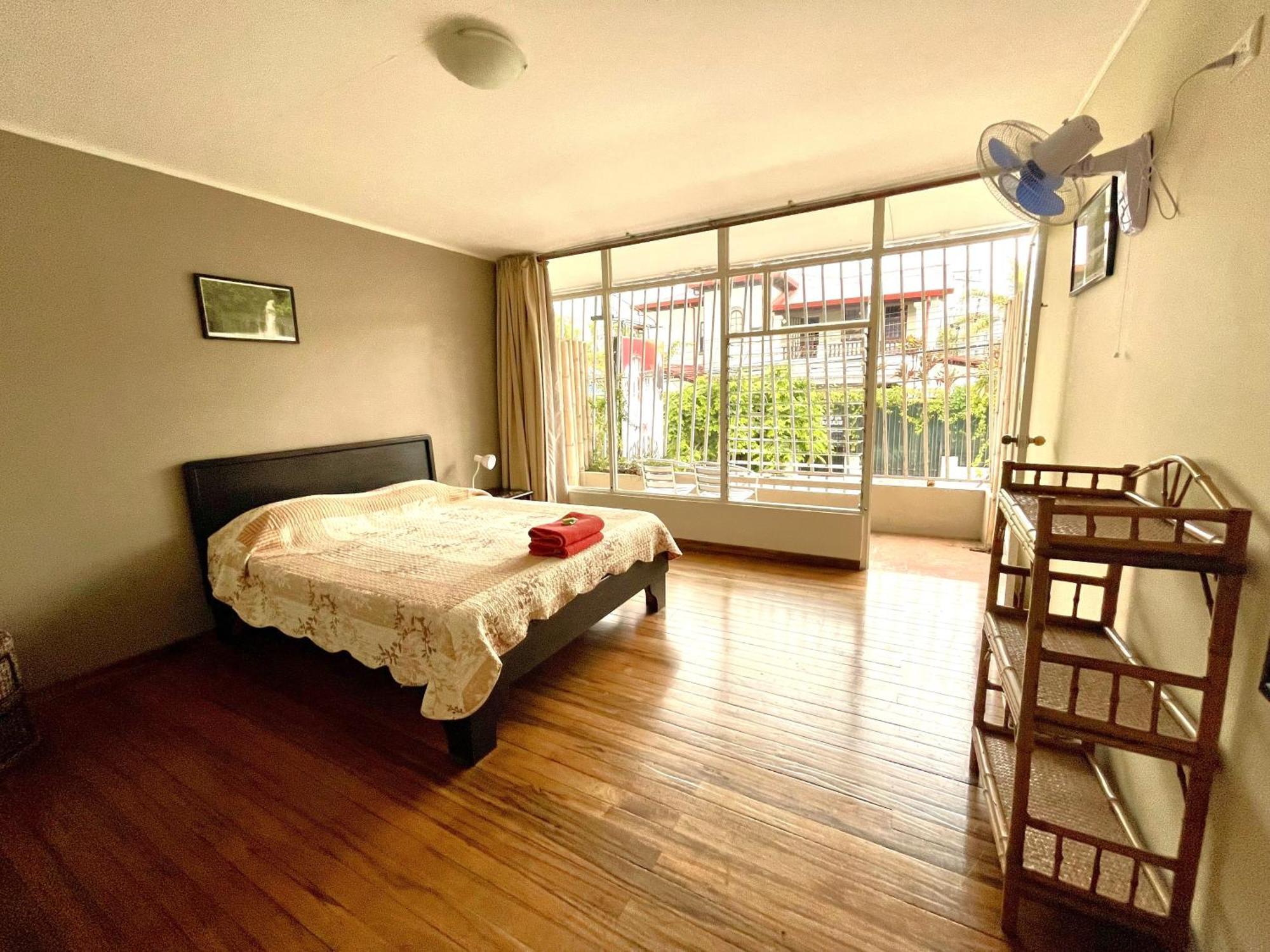 Costa Rica Guesthouse ซานโฮเซ ภายนอก รูปภาพ